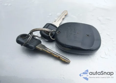 1995 GMC Suburban K1500 z USA, uszkodzony, nr VIN 1GDFK16K8SJ741041